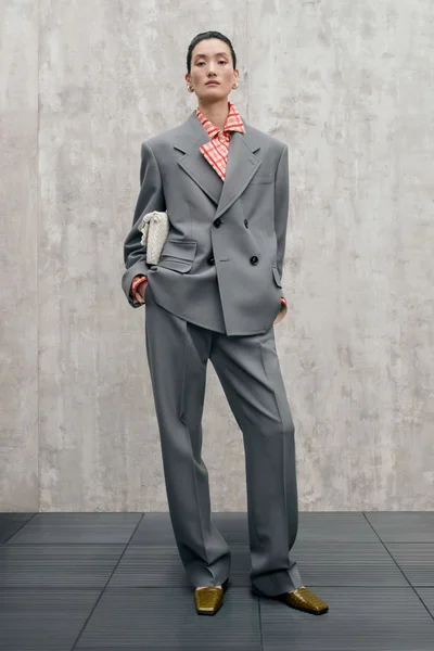 Look 16